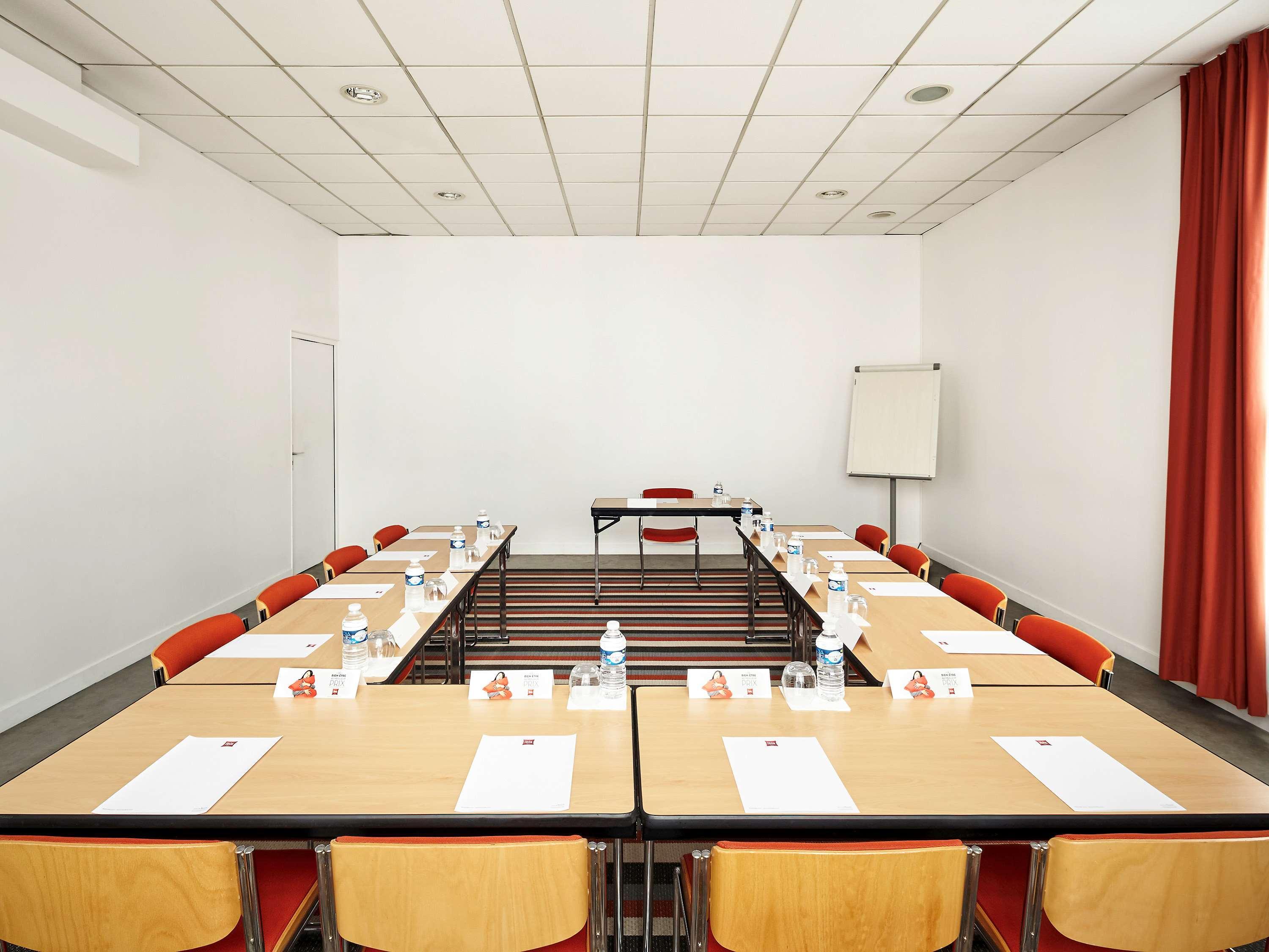 Ibis Marne La Vallee 3* Champs-Sur-Marne
